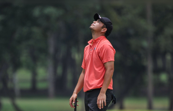 Arevalo sneaks into the lead with gutsy 71 Arevalo sneaks into the lead with gutsy 71