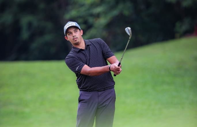 2 eagles propel Jahns to 5-shot lead 2 eagles propel Jahns to 5-shot lead