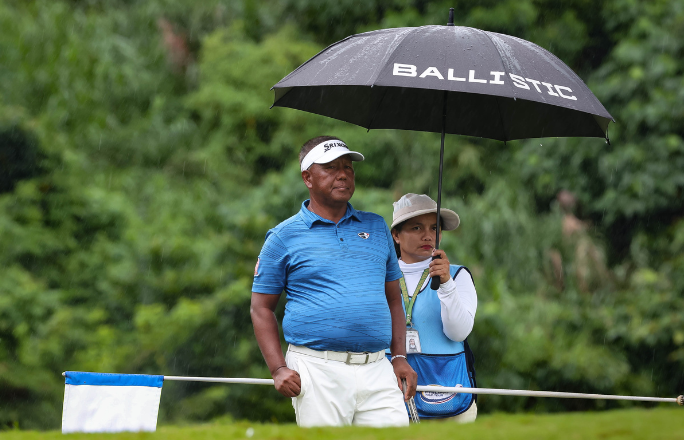 Lascuña storms ahead at PGT resumption, leads Go by 1 Lascuña storms ahead at PGT resumption, leads Go by 1