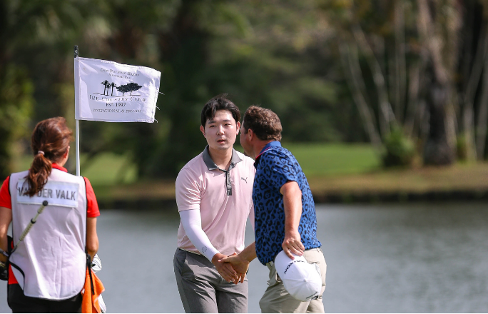 Heartbreak for van der Valk as Gwon snatches dramatic TCC Invit'l victory Heartbreak for van der Valk as Gwon snatches dramatic TCC Invit'l victory