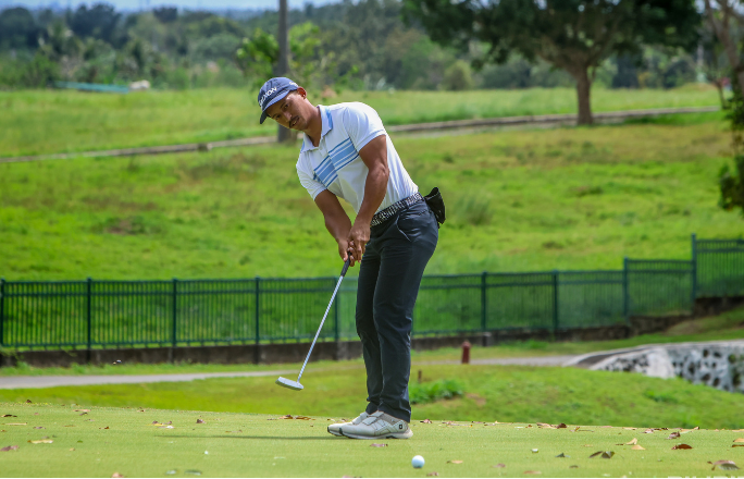 Monsalve embraces carefree approach, grabs 3-shot lead with 71