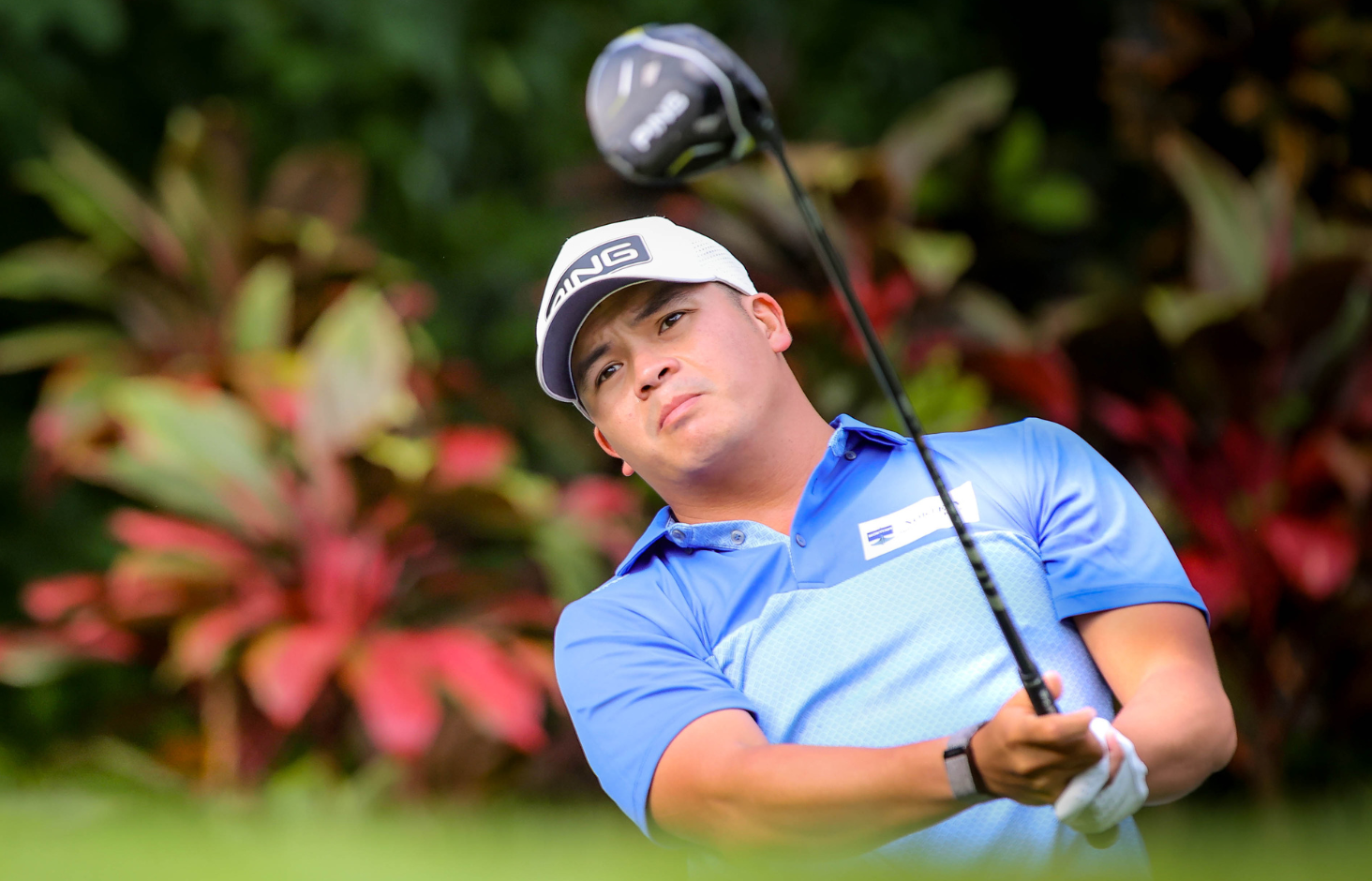 Quiban sizzles with eagle-fueled 65, leads by 1